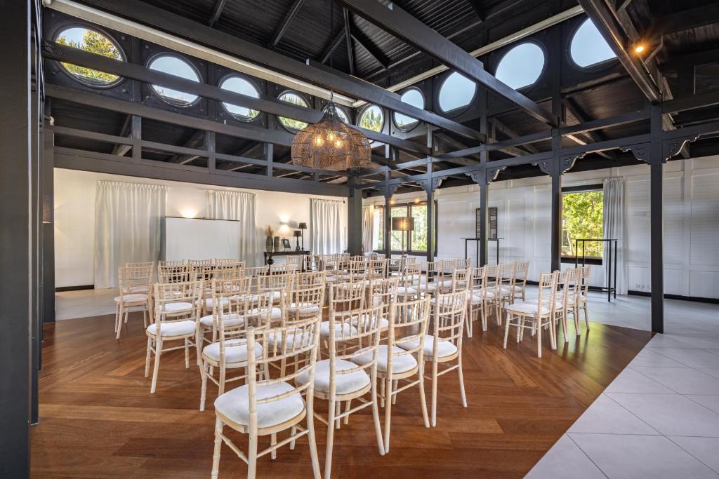 Sala de reuniões / Salões de baile