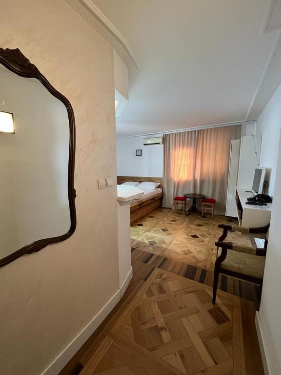 Studio Ana, Bělehrad