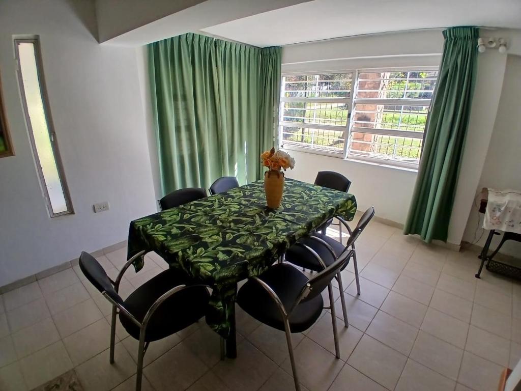 Gran casa junto al lago - 2