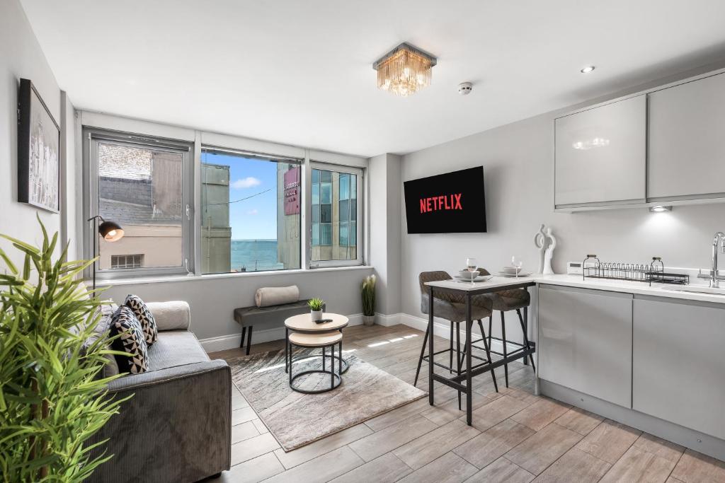 Modern Brighton Escape with Sea View & Prime Location, Brighton and Hove