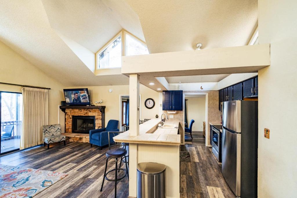 Serenity Now - Quiet 4 BDR in Tan-Tar-A Estates, Osage Beach