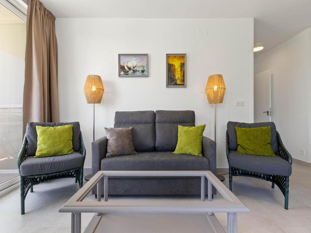 Sunny Apartment near Playamar Beach - 3