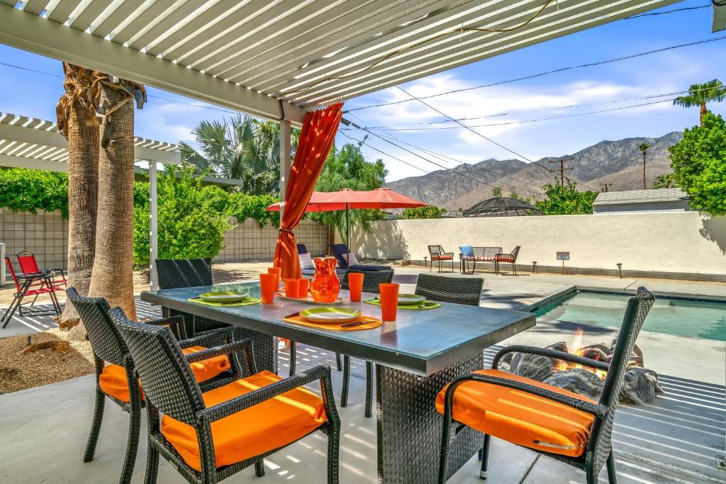 DecemberSpecials Palm Springs Joy Pool Spa Views, Palm Springs