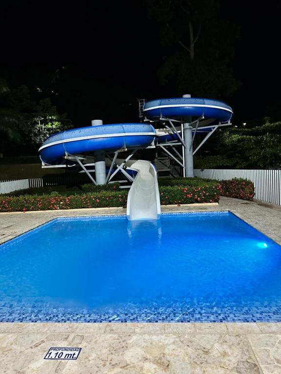 santa fe de antioquia tipo resort Aparta sol tobogán kanaloa parque acuático - 1