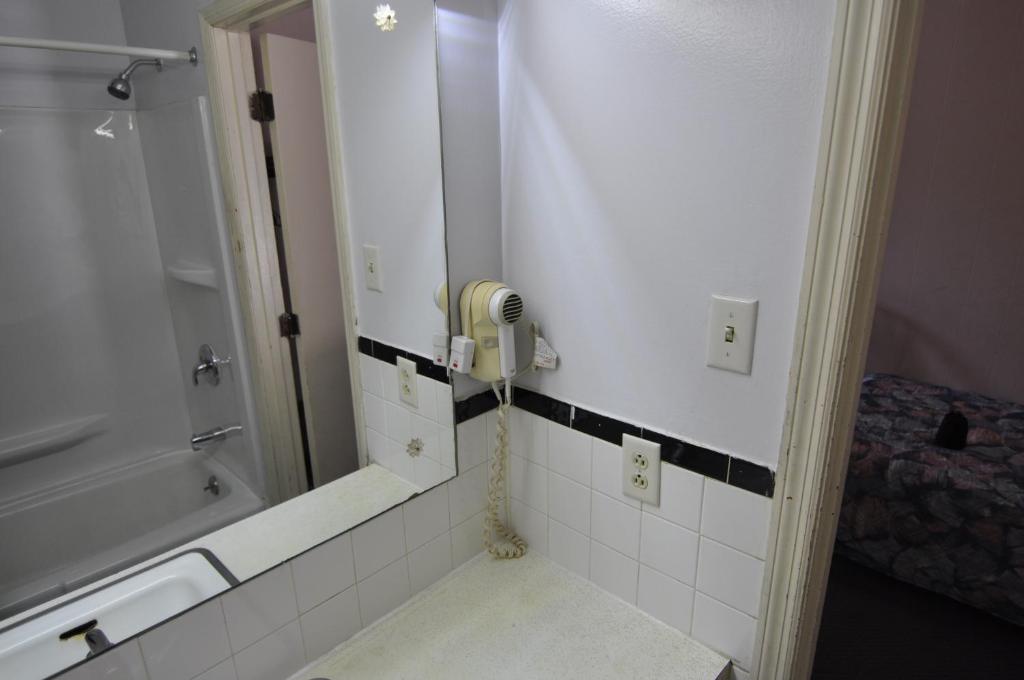 Budget Inn near WestRock photo