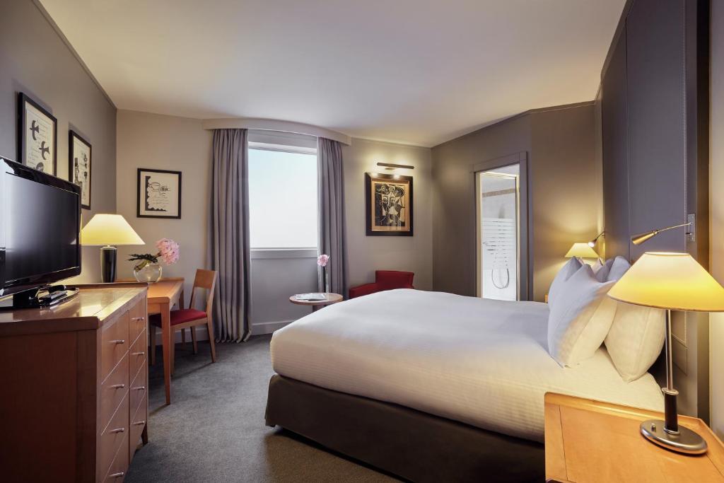 Paris Pullman Paris La Defense Hotel room