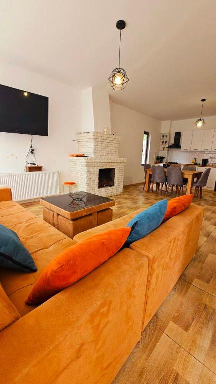 Cottage by the Forest, Bakuriani