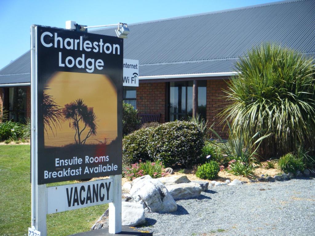 Charleston Lodge — Hotel in Westport