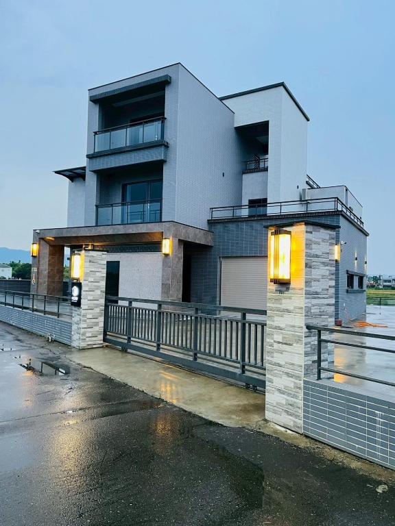 Little footprints Inn, Zhuangwei