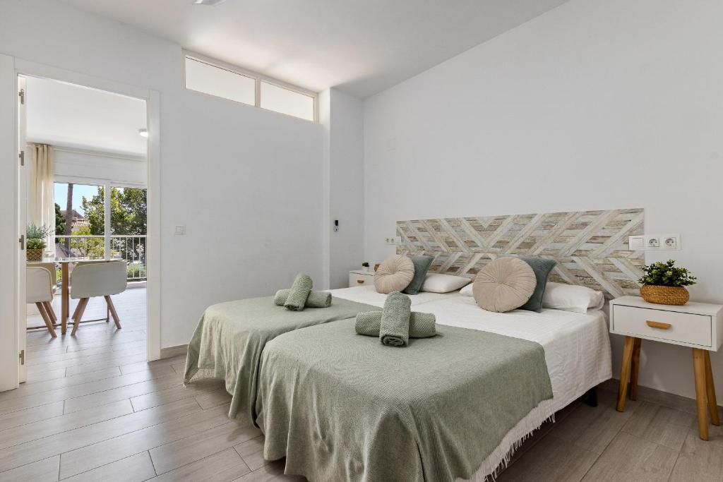 Carihuela Palace 912 by IVI Real Estate - 4