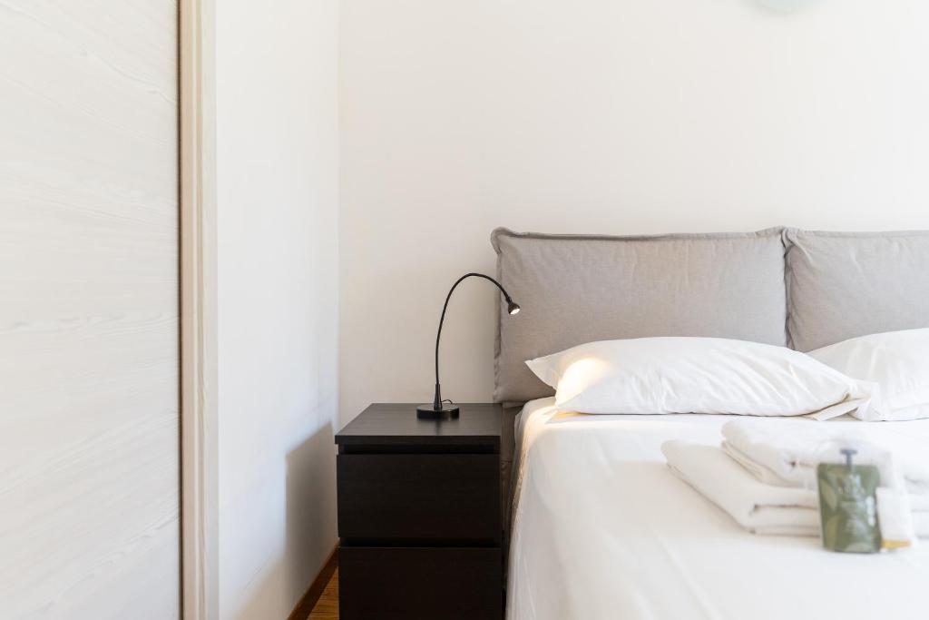 Elegant Apt near Bocconi - 5