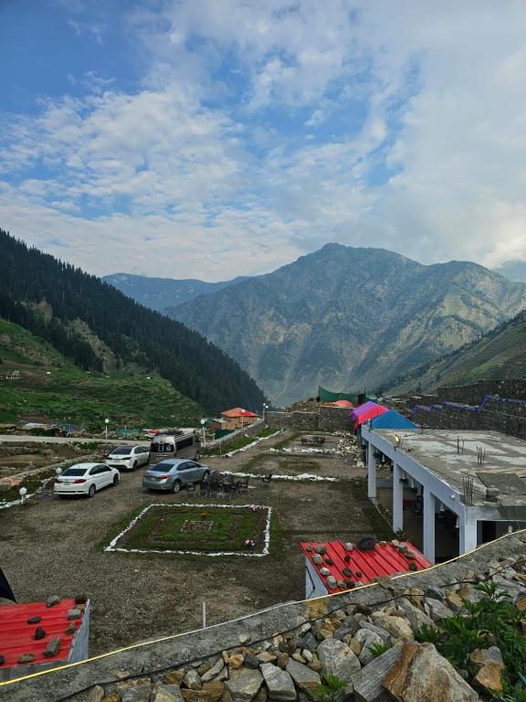 Hassan Resorts, Nārān