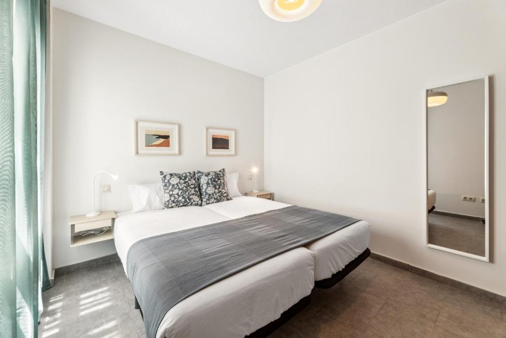 Dragos Suites 202 - 5