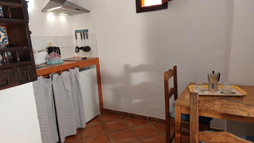 Ferienwohnung mit kleiner Innenhof-Terrasse im mediterranen Stil - 4