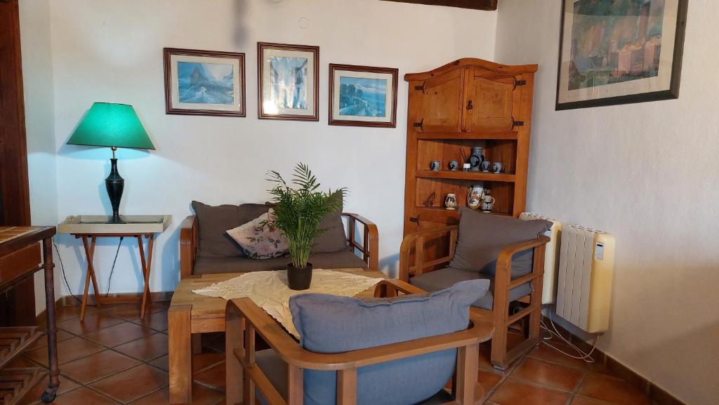 Rustikale Ferienwohnung mit Balkon und Meerblick - 2