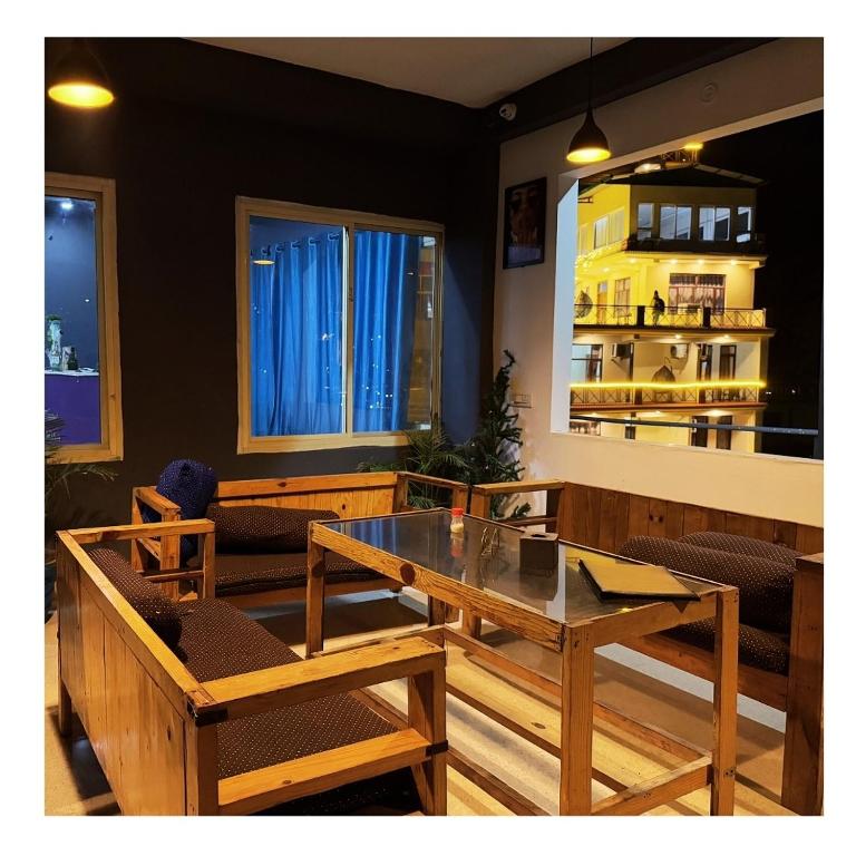 Skyard Hostel Rishikesh - Laxman Jhula