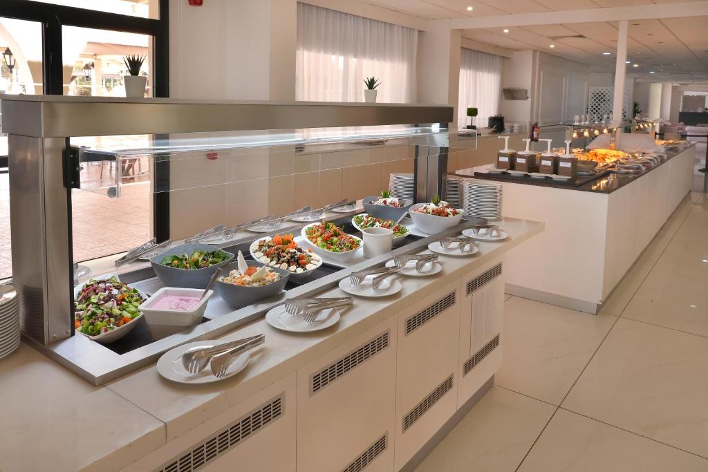 Nelia Sea Breeze — Restauracje i bary in Ayia Napa, Region Famagusta