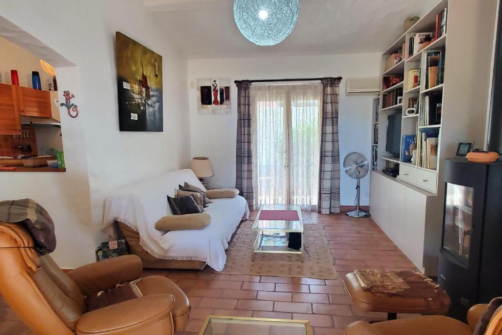 Spacious house with pool close to the sea - 5