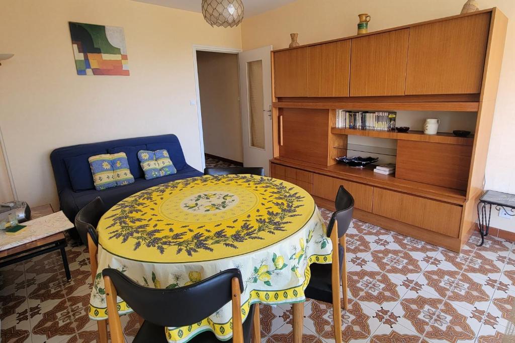 Bright seafront apartment - 5