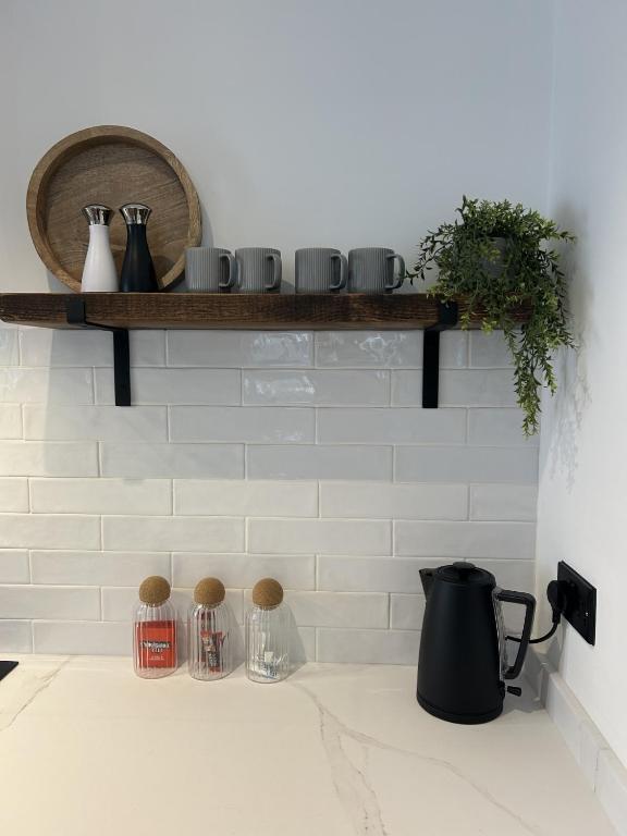 Stylish Home in Central Cheltenham photo 8