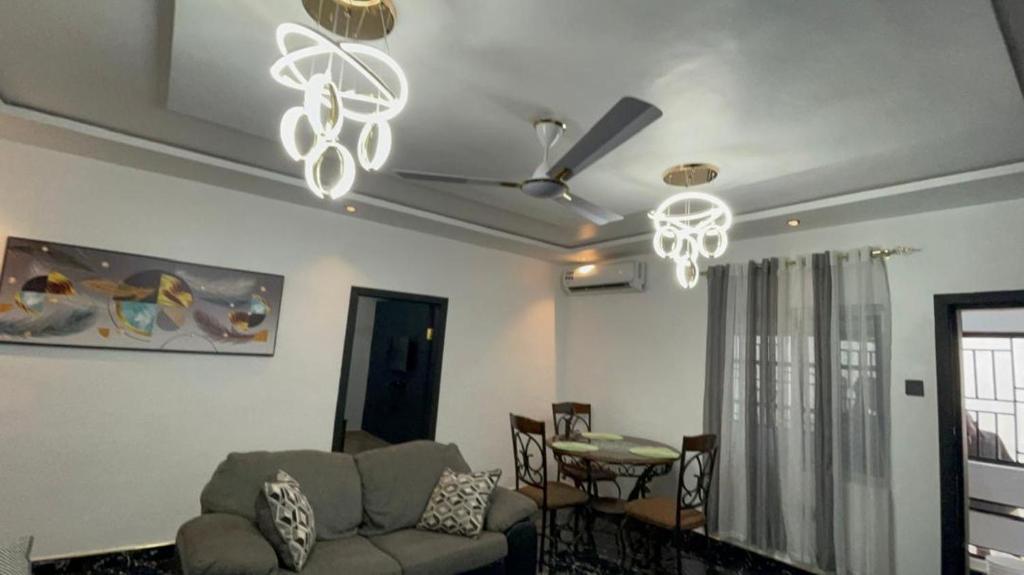 Privacy & Comfort Your Home Away From Home- 2 Bedroom House Free WiFi close to Santasi-Kumasi, Kumasi