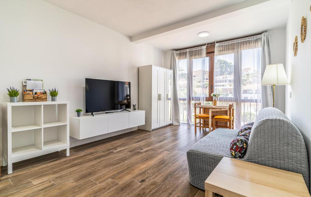 Gorgeous Apartment In Málaga With Swimming Pool - 3
