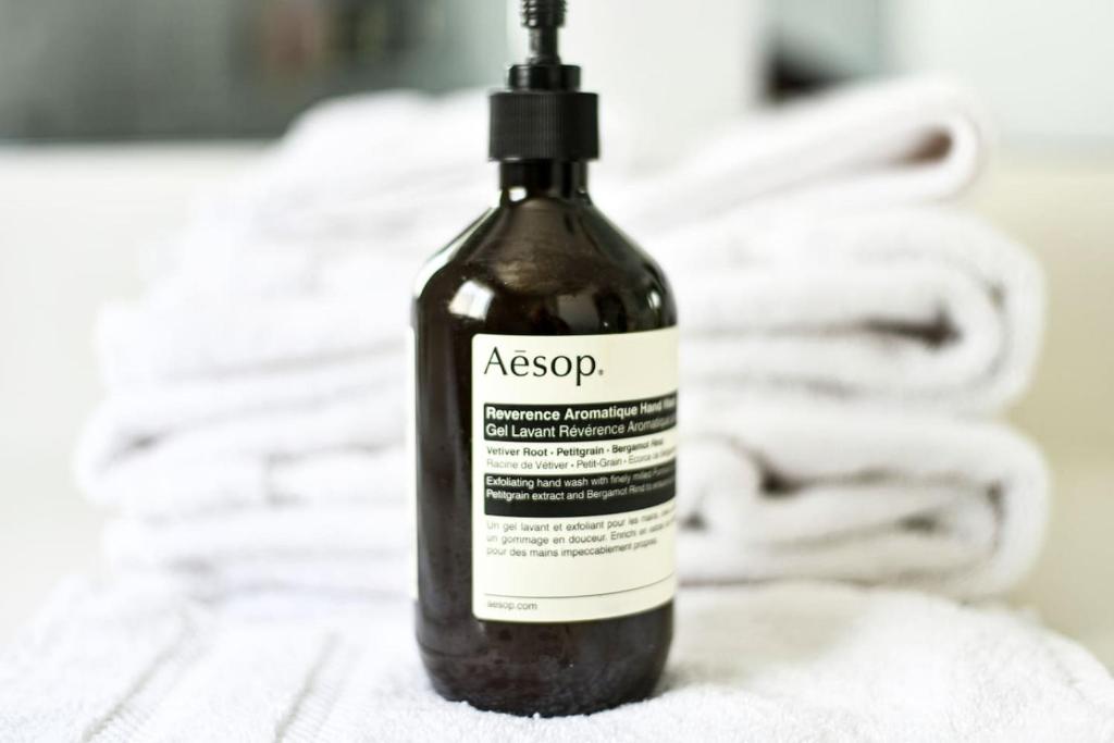 Charming Desert Villa w Pool New, Desert Hot Springs