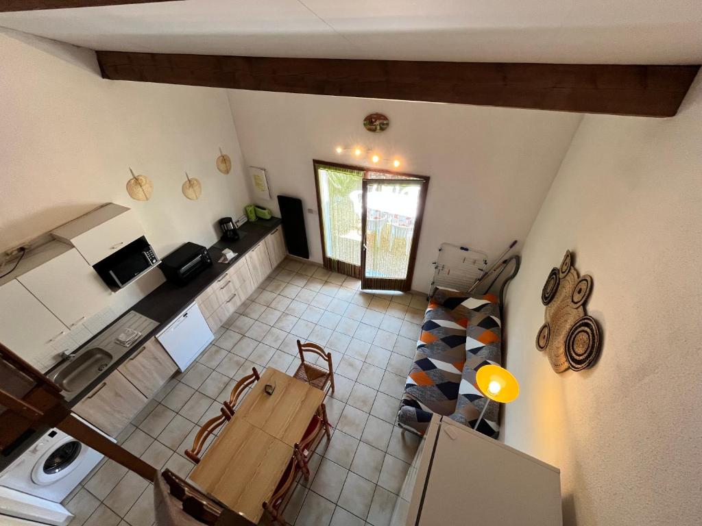 Jolie villa d'angle pour 5 couchages, clim sejour, terrasse, parking dans residence securisee piscine commune 400m de la mer LRJP16 - 5