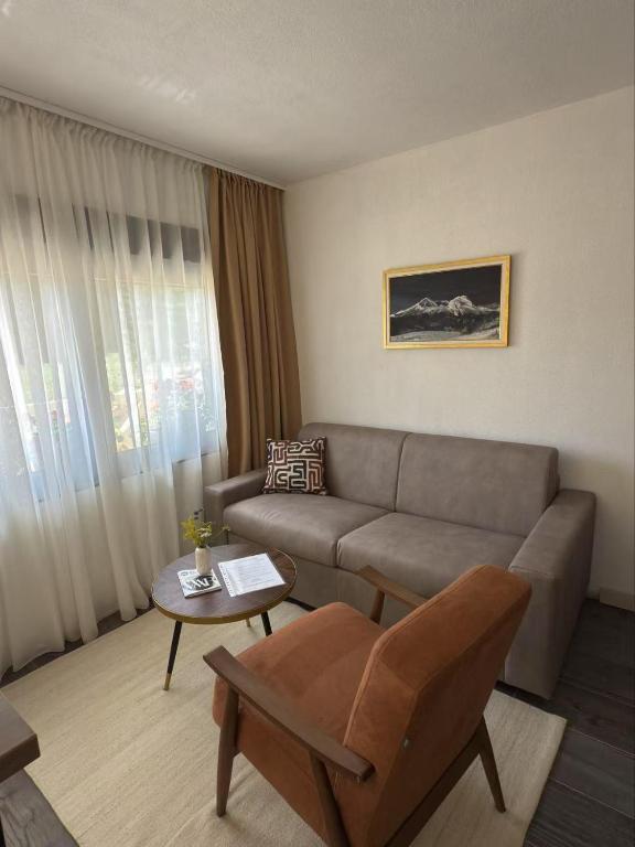 Durmitor Peaks and Pines, Žabljak