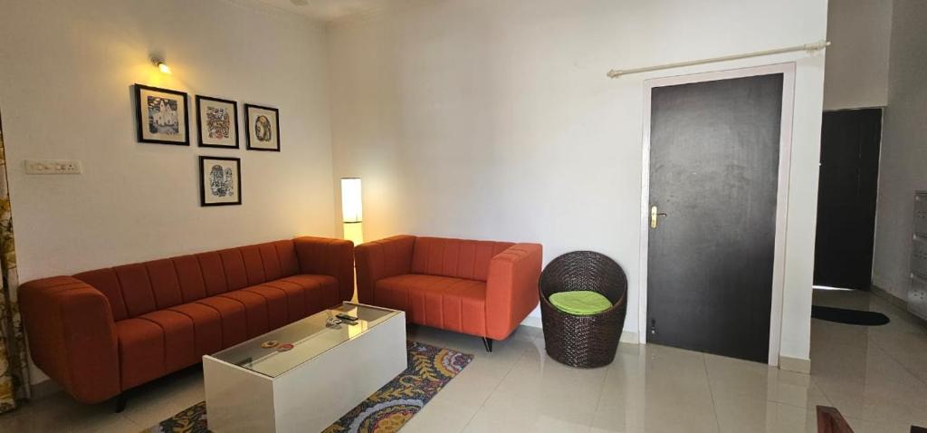 Retreat to a stylish apartment, Candolim