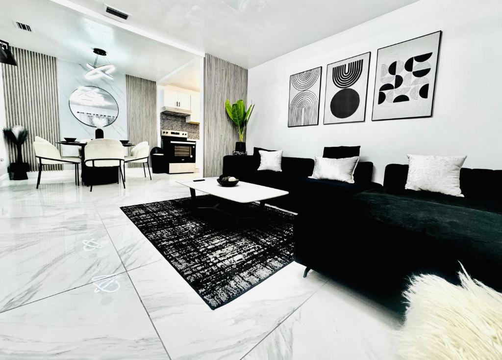Black & White Luxury Stay, Miami