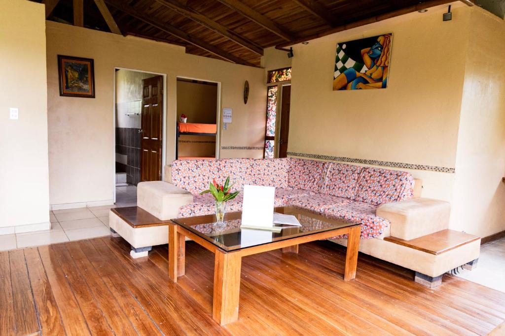 Essence Arenal Boutique Hostel