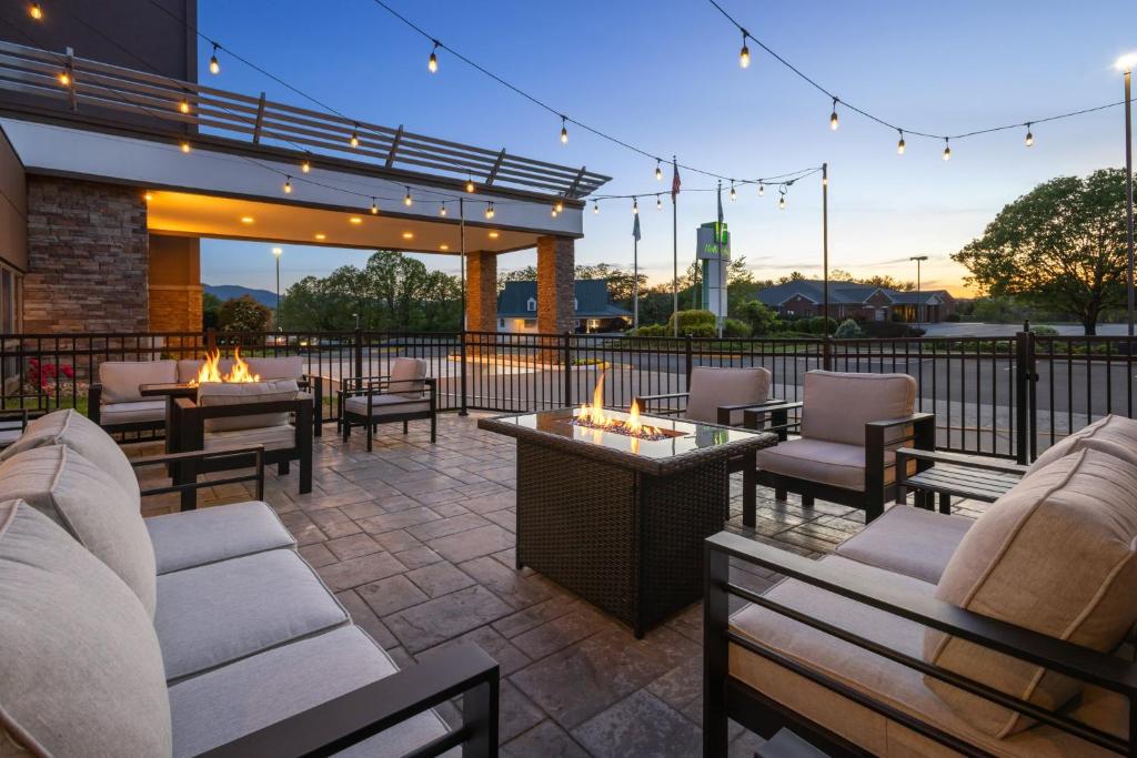 Holiday Inn&nbsp;Roanoke-Tanglewood-Rt 419&I581 by IHG 外観