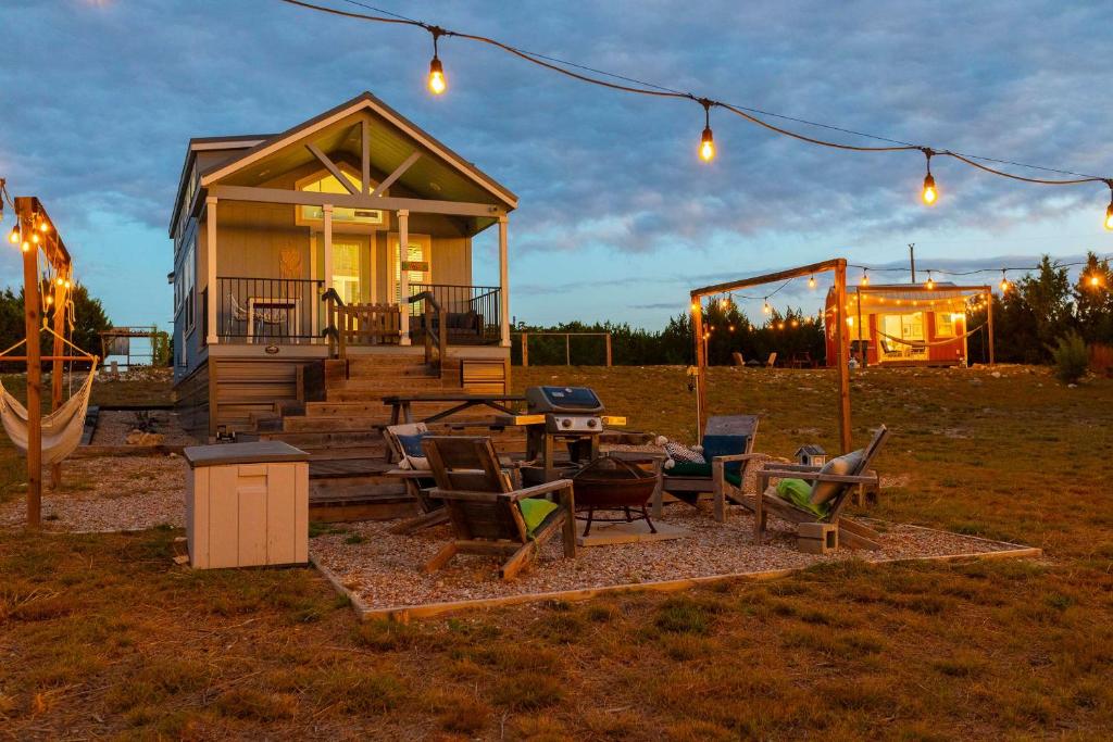 Monte Mahala - Two Unique Homes, Johnson City