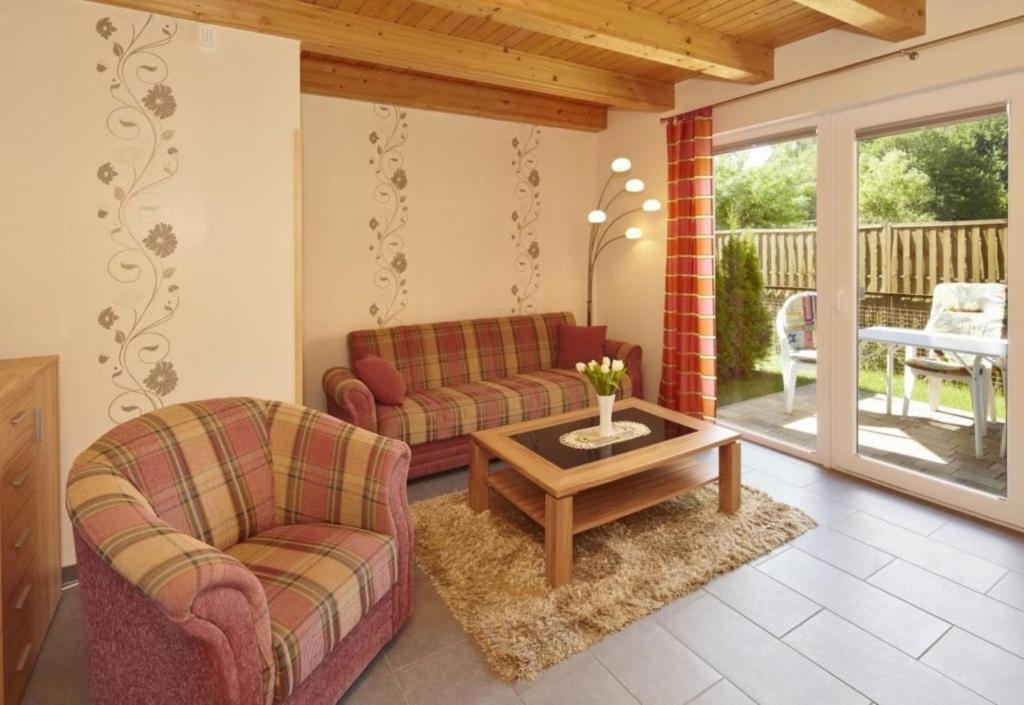 Ferienhaus Schultz mit 2 Ferienwohnungen, Ahlbeck