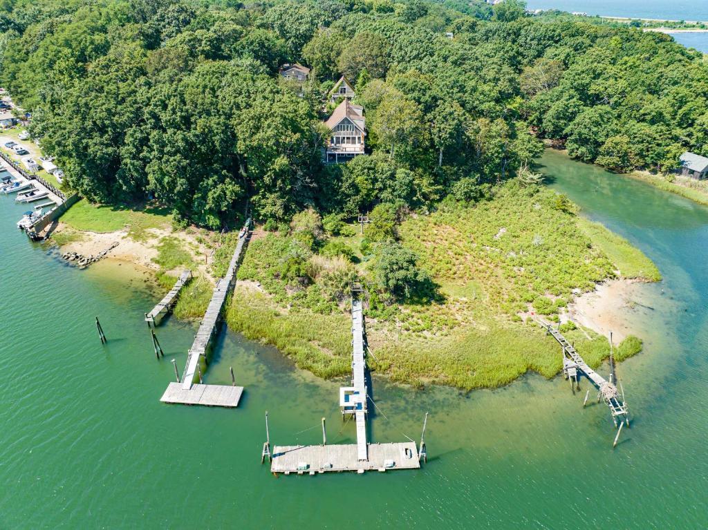 Nature's Paradise: Private Dock & Water Views, Mattituck