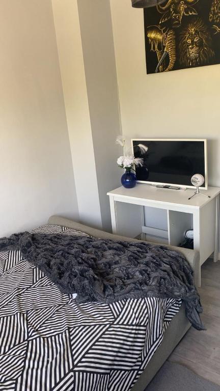 Stylish and cosy rooms for rent, Dagenham Dock