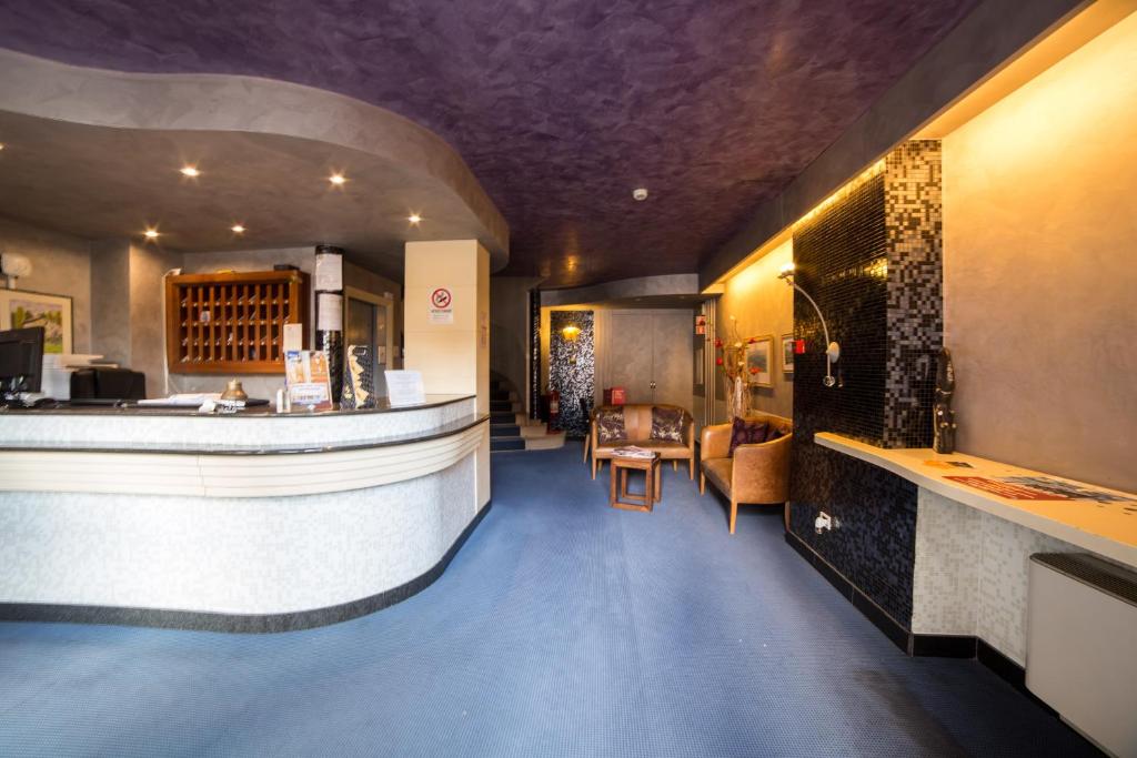 Hotel Astoria photo
