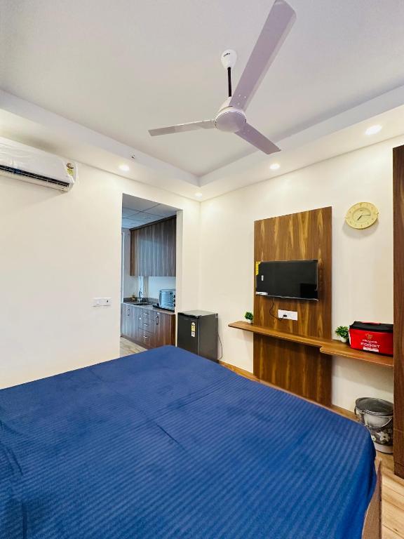 Welcome buddy studio apartment, Greater Noida