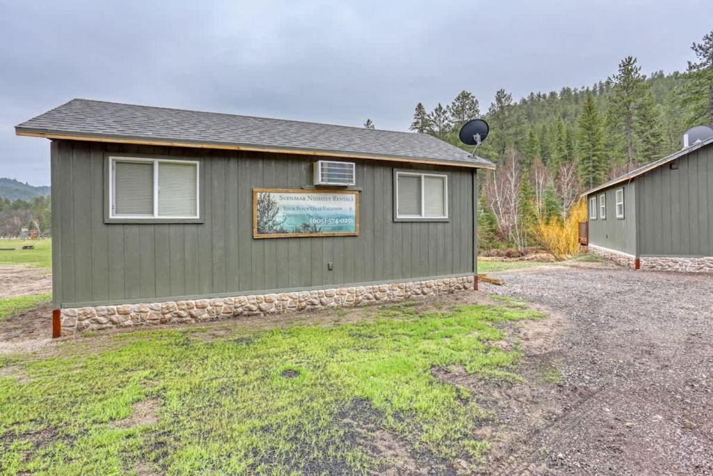 Rustic getaway in the woods, Keystone