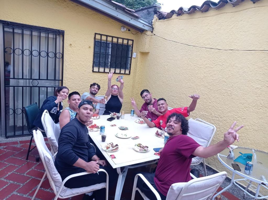 Yellow House Hostel, Medellín