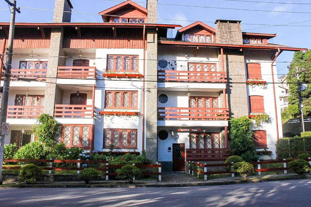 Condomínio Tirol, Campos do Jordão