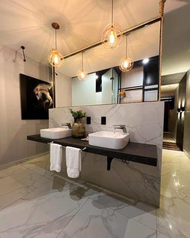 Exclusive Loft - Stay in Lleras Medellín - 3