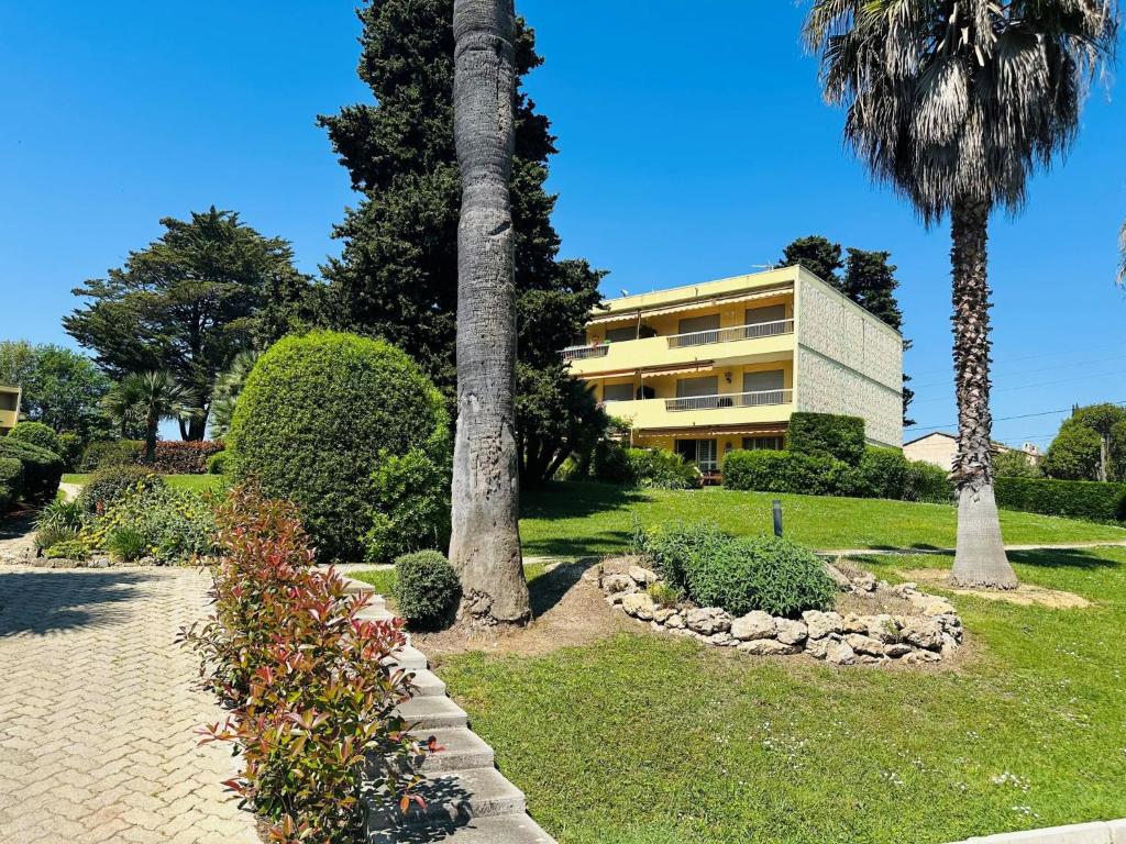 Myrtales, Golfe-Juan