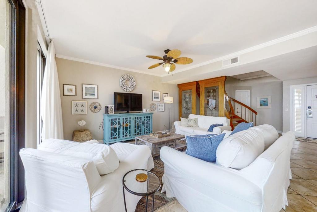 Visual Reference: From 49Pp Bright Airy Oceanfront Condo With Pool Huge Balcony