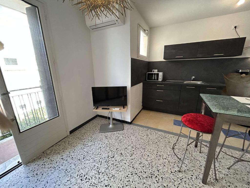 Appartement 2 pièces avec climatisation proche plage - FR-1-250-321 - 2