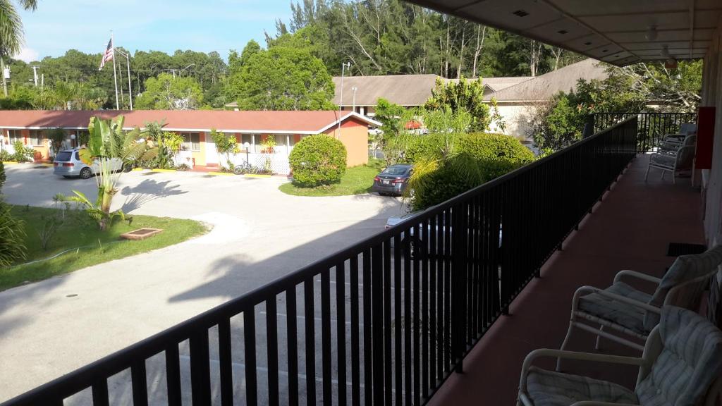 Conty's Motel photo