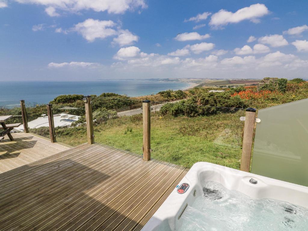 Sunset Sea View Chalet, Torpoint