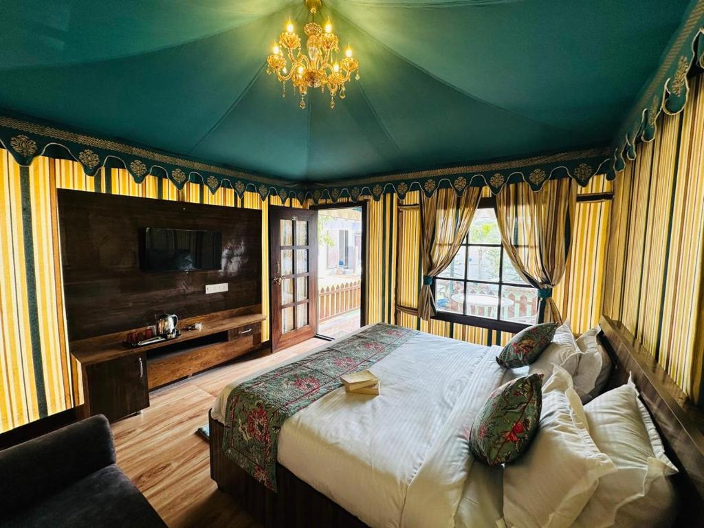 Rasleela Resort by Mandothiya's - Luxury Swiss Tent Resort, Rīngas