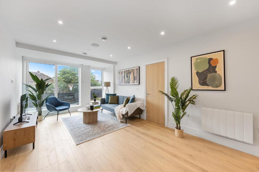 Lovely & Scenic 2 BR Apt plus Parking, Gym, Cinema, Games Room, Workspace, New Malden